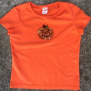 Halloween pumpkin short sleeve shirt.